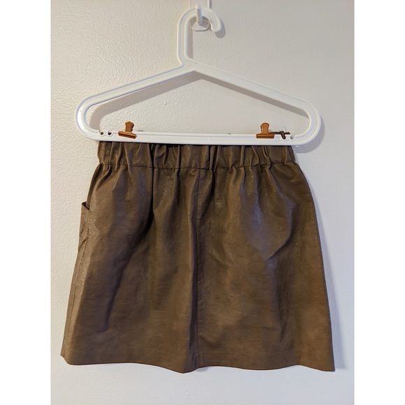 Zara Faux leather mini skirt - Picture 2 of 4